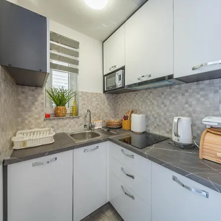 Διαμέρισμα Lucija *