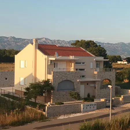 Apartment Lucija Povljana