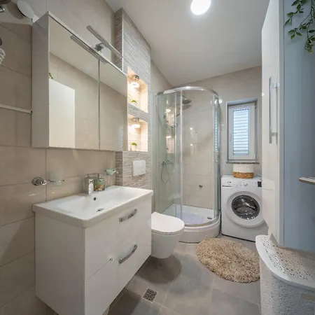 公寓 Lucija 波弗加纳