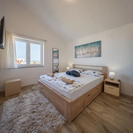 Apartment Lucija Povljana