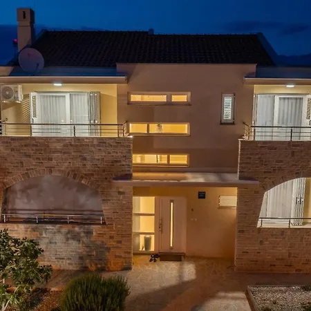 Apartment Lucija