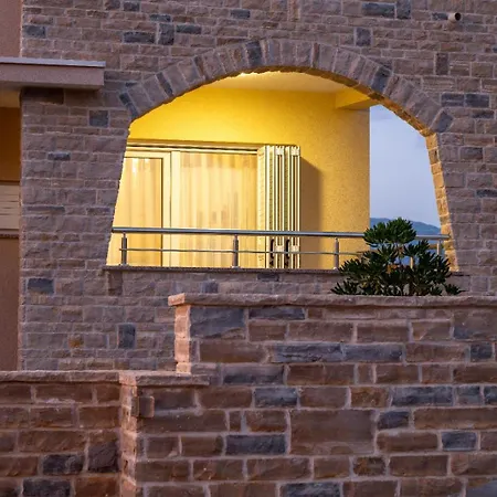 Apartmán Lucija Povljana